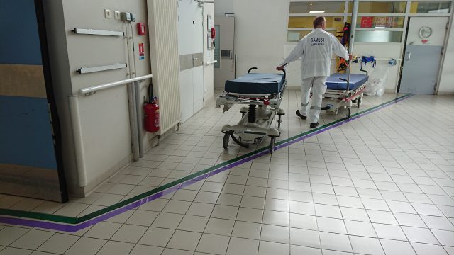 marquage-au-sol-signalétique-centre-hospitalier-avranches-amc-repro